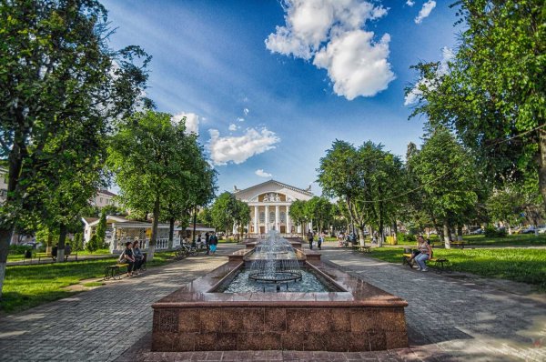 Театральный сквер Калуга