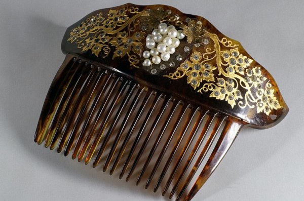 Гребень для расчесывания волос 19 век