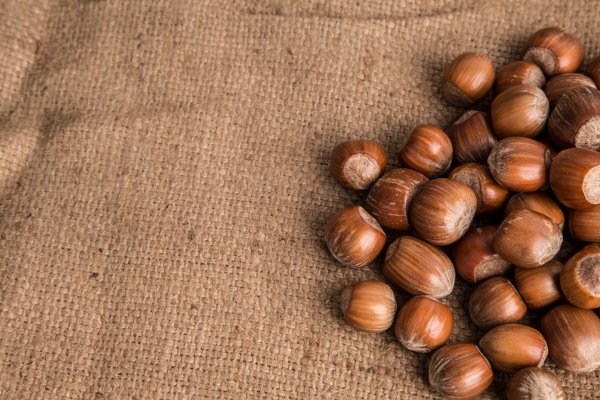 С орехами Hazelnuts