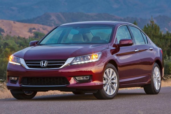 Honda Accord v седан