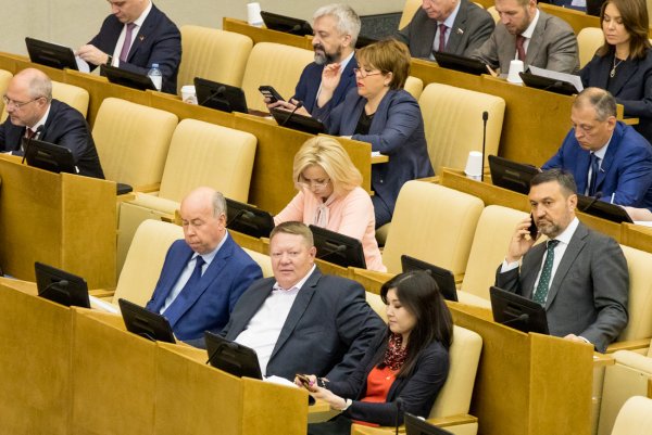 Депутаты Единой России гос Думы