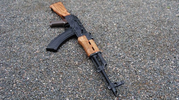Оружие АКМ