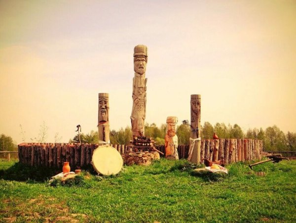 Капище в Калуге Красотынка