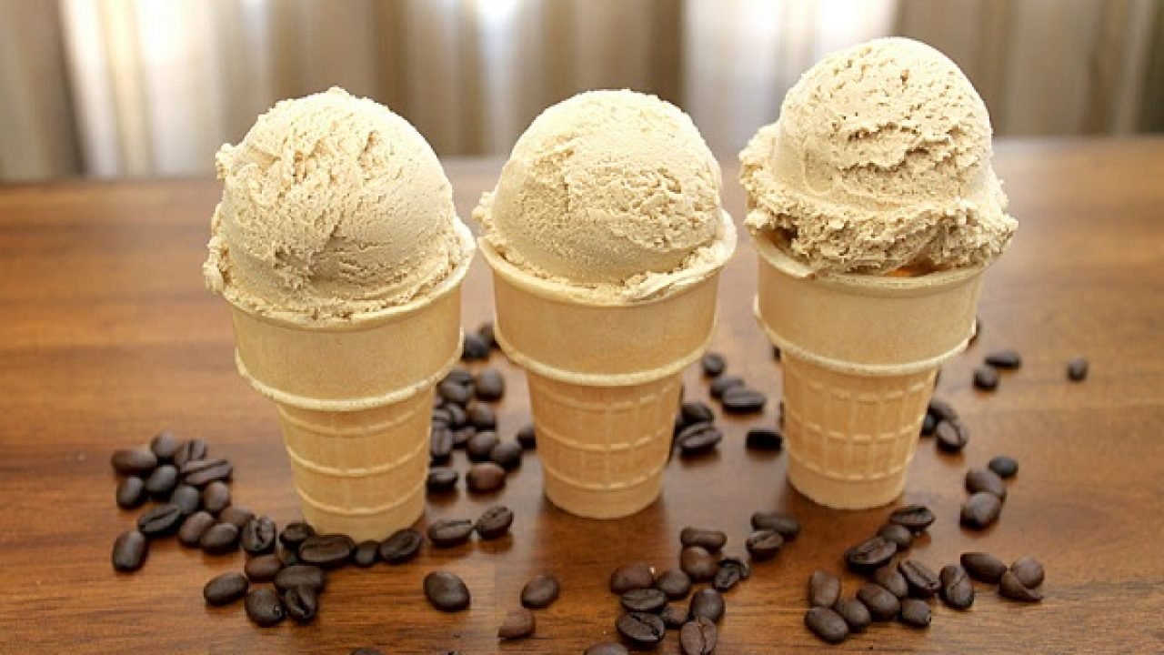 Кофе после мороженого. Кофе и мороженое. Мороженое кофейное. Мороженое сливочно кофейное. Кофе с мороженым.