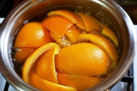 Цедра апельсина в кастрюле