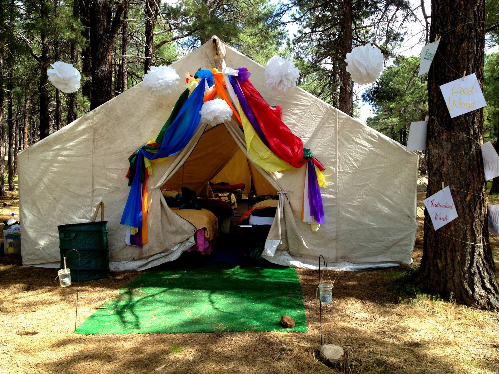 Мероприятия перед открытием палаточного лагеря. Украшение палатки. Украшение палаточного лагеря. Украшение палаток на турслет. Украшение туристического лагеря.