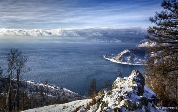 Листвянка Байкал камень Черского