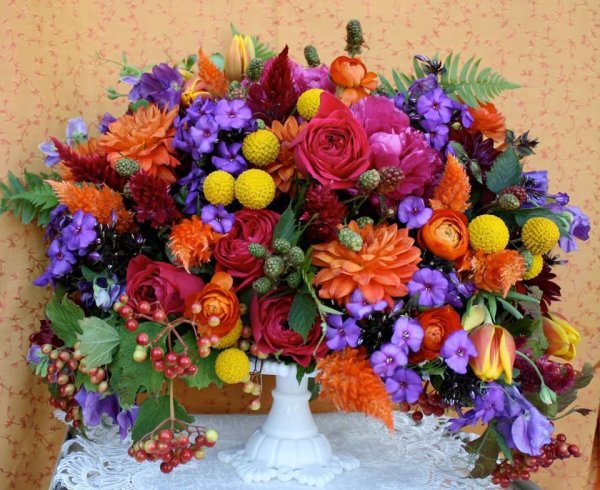 Праздник день разноцветных букетов