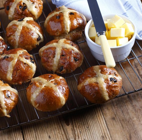 Hot Cross buns церемония