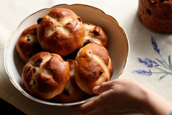 Английские крестовые булочки ХЛЕБОМОЛЫ