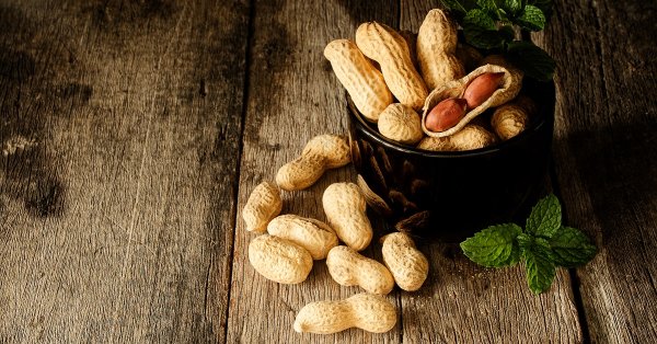 Орех арахис натюрморт