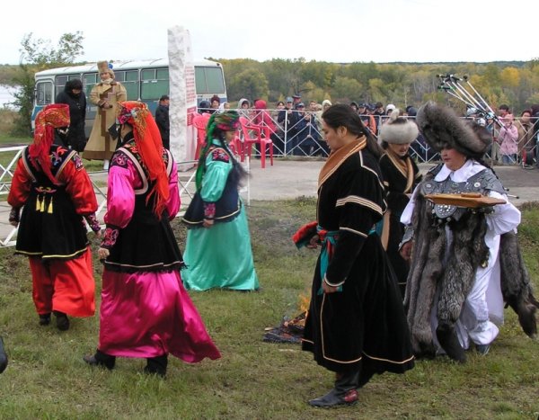 День тюркской письменности и культуры