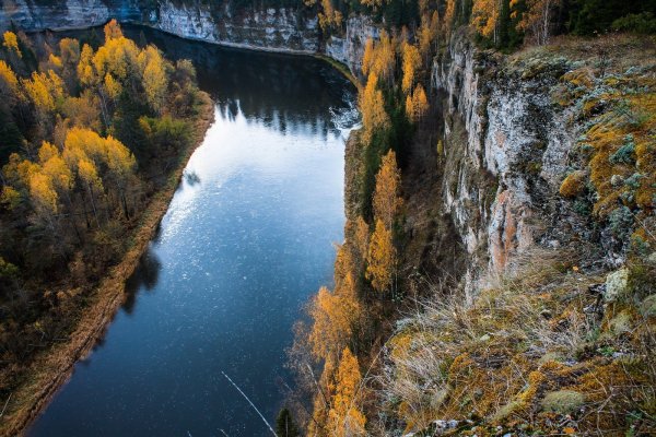 Река Усьва осень