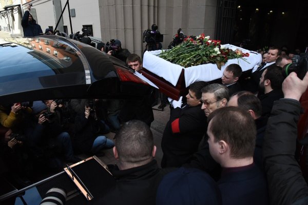 Церемония прощания с Владимиром Кореневым