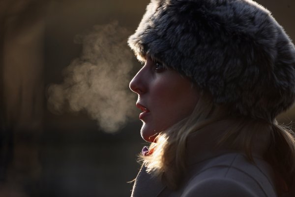 Пар изо рта зимой