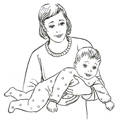 Мама с ребенком на руках - картинка №10842